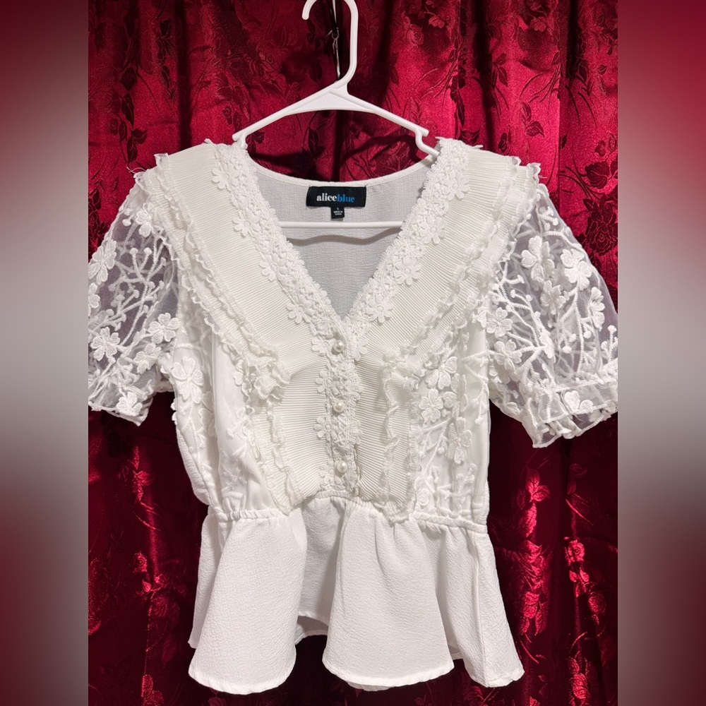 Embroidery flowers women’s blouse